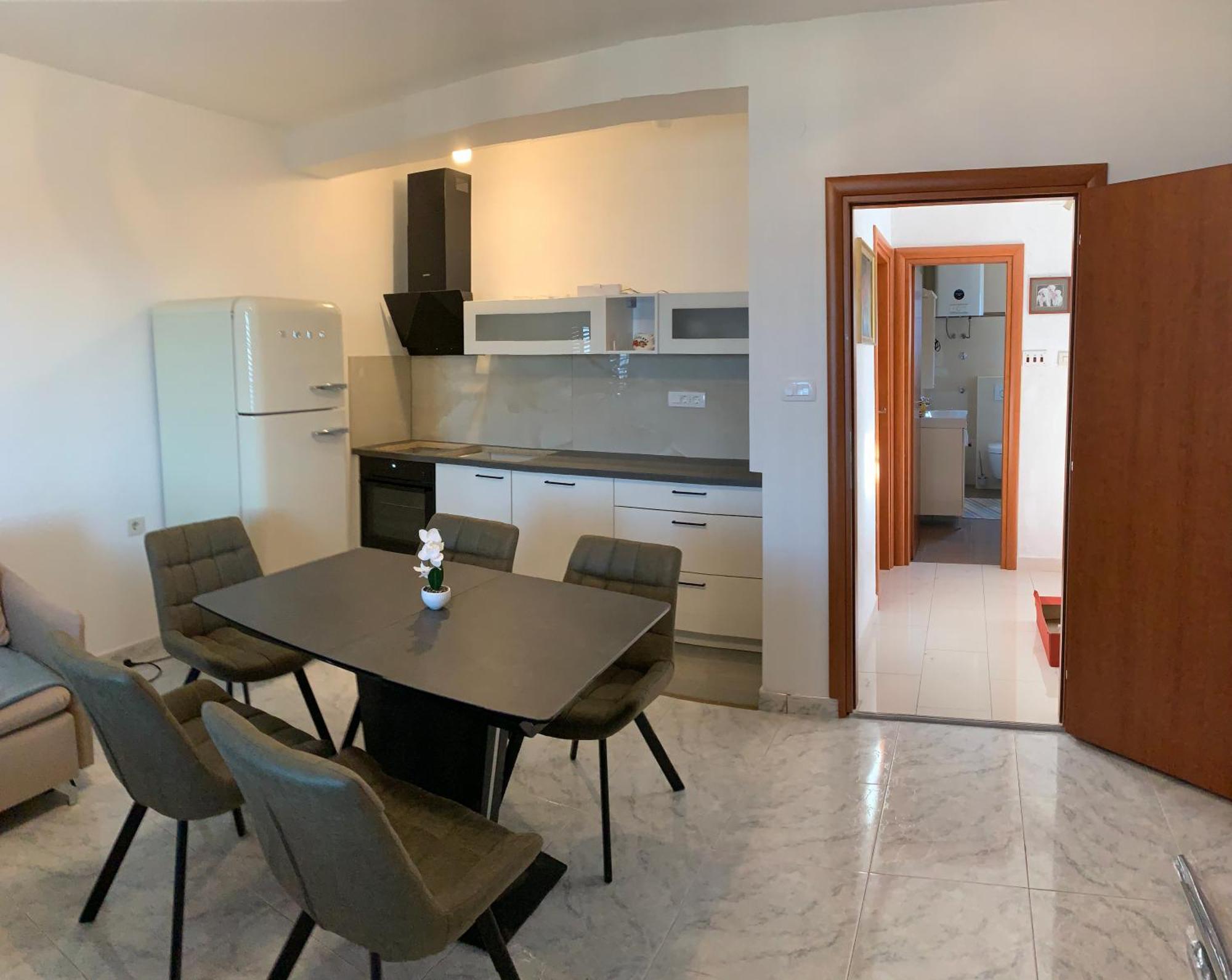 Ana Apartment *