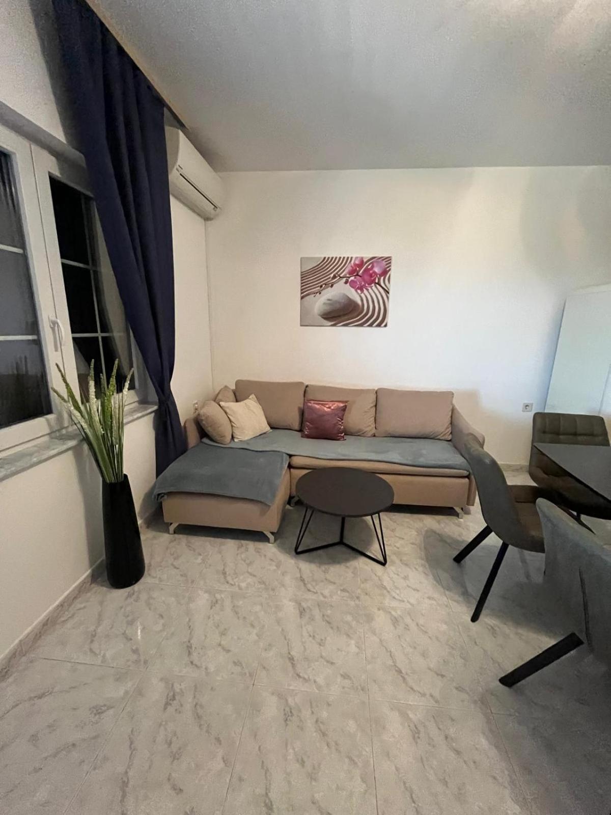 Apartment Ana