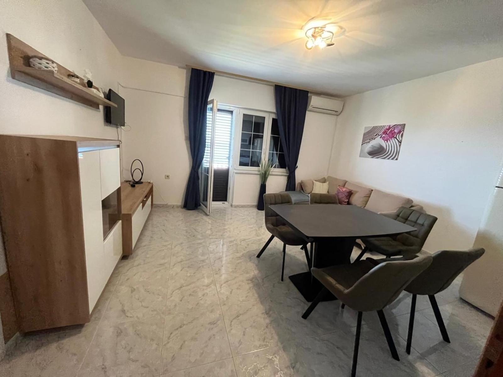 Ana Apartment *